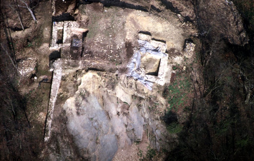 Le Château des Fées lors de la fouille.